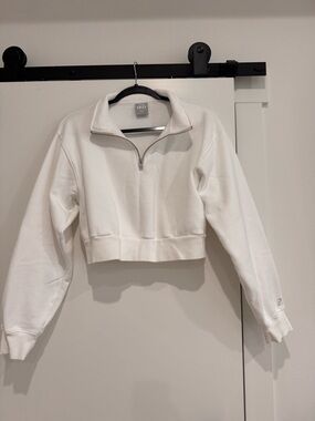 Aritzia Cozy White Half-Zip Cropped Sweatshirt